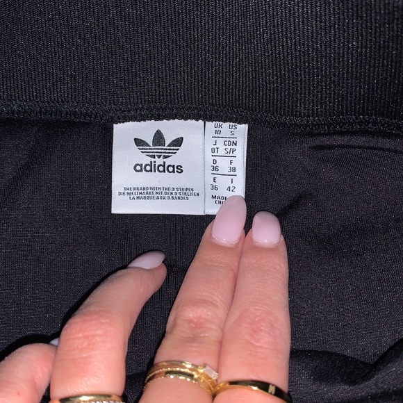 Adidas Velvet skirt with red strips - Picture 4 of 7